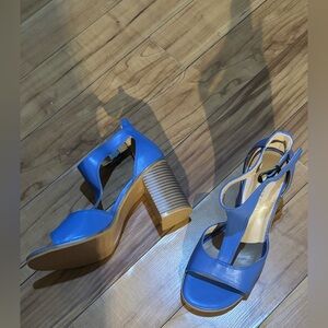 Women’s blue chunky high heel Size 6 (new in box) never used - 3” heels